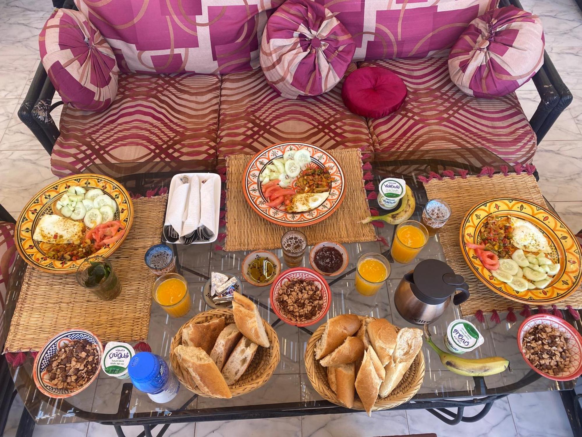 Hotel Red Carpet Surf Camp Sea, Mountain & Garden Escape Tamraght Exteriér fotografie